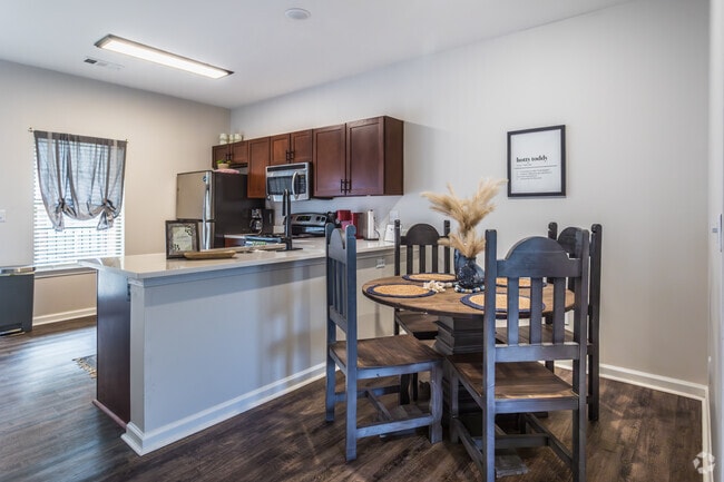 Interior Photo - Taylor Bend