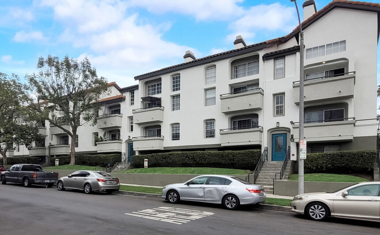 960 N. Alfred Apartments in Los Angeles, CA