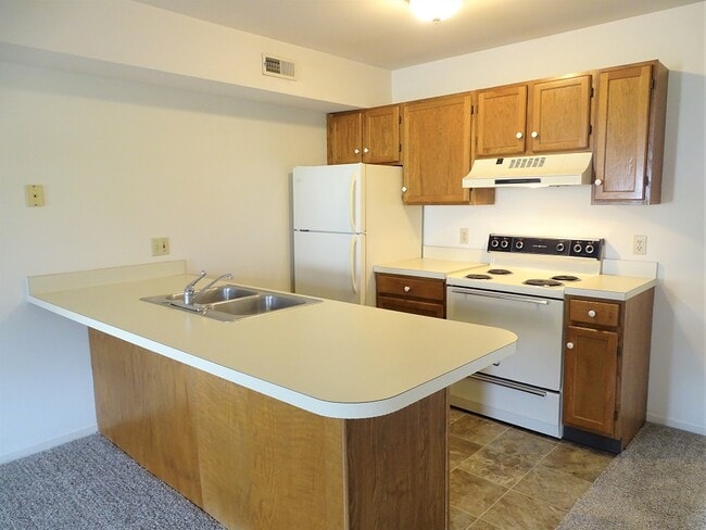 Building Photo - 677 Brunnerville Rd