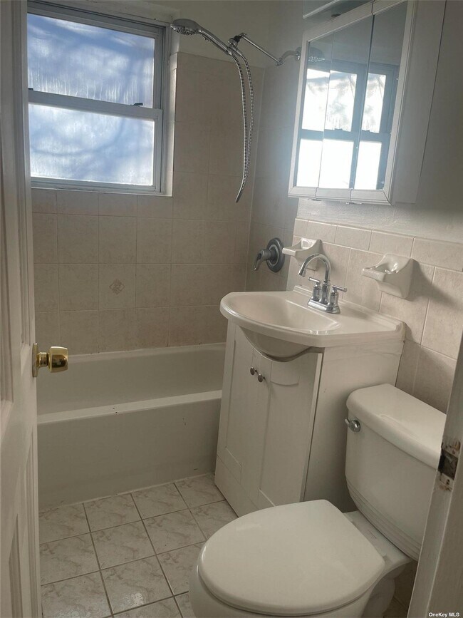 Foto del edificio - 89-54 Moline St