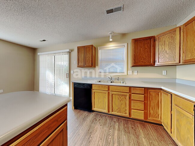 Foto del edificio - 1732 Ammons Dr