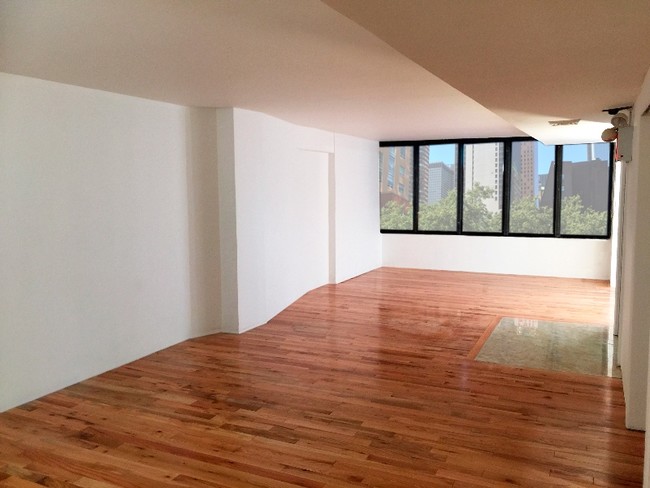 Main Room/On Second Avenue - 926 Second Ave