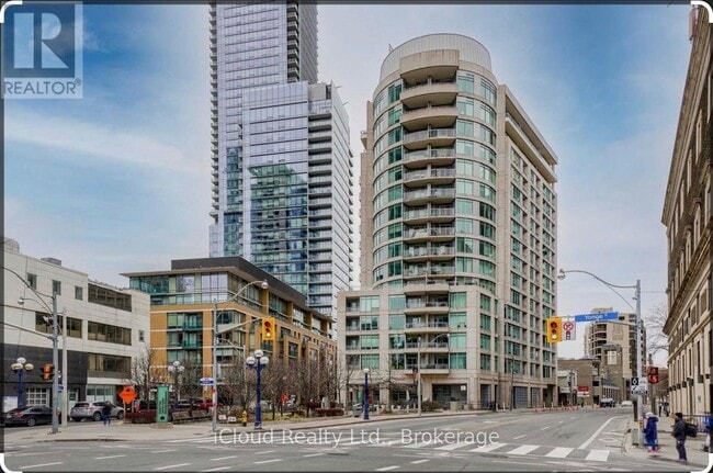 Building Photo - 8 Scollard St