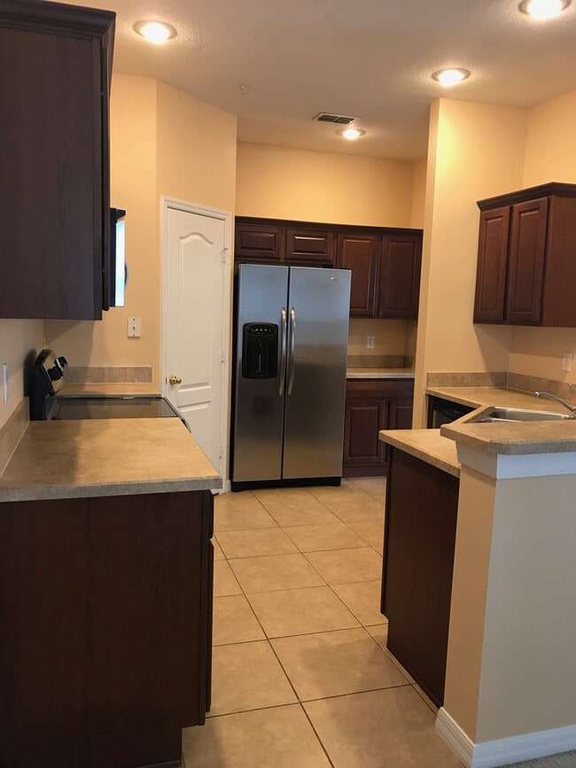Building Photo - SANFORD: 2 Story Townhome, Falgship Park C...