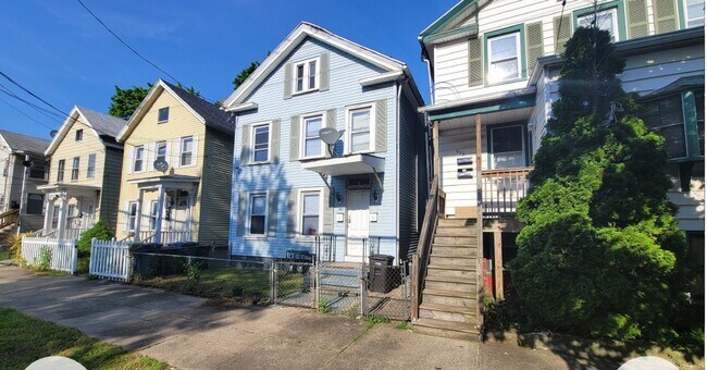 Building Photo - 495 East St