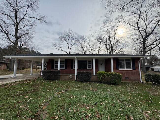 Building Photo - Cozy 3/2 Brick House with bonus room in West Rome- $1,595