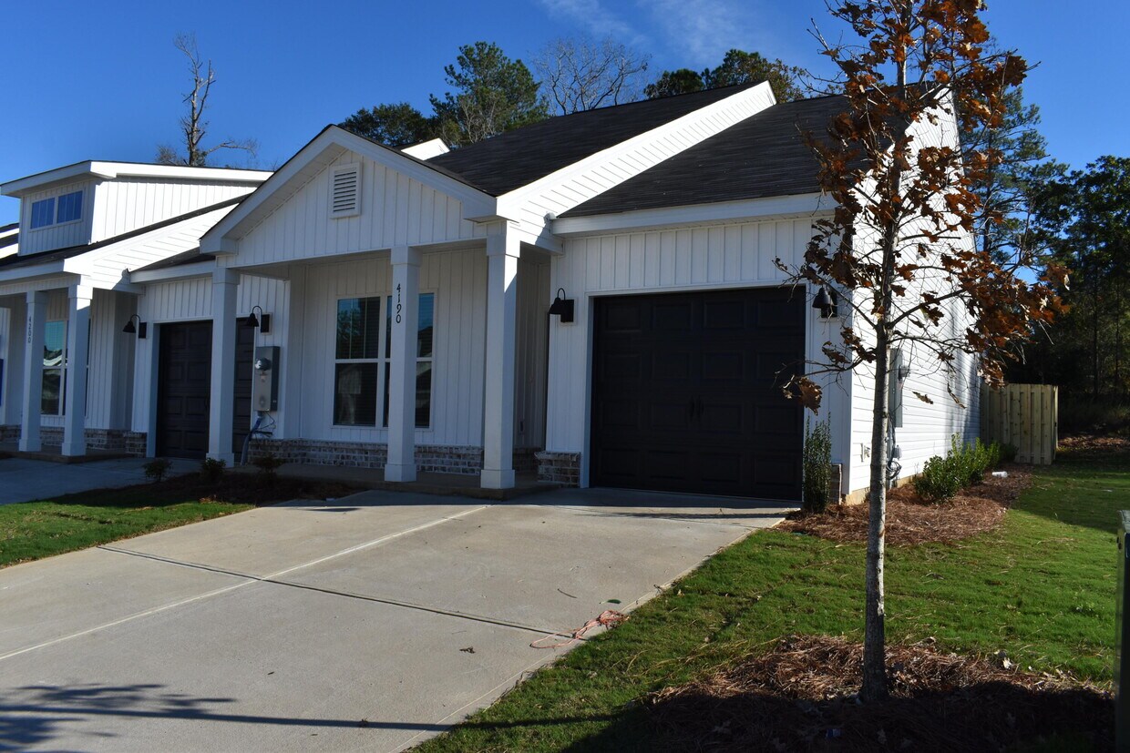 Foto principal - 4190 Taylor Pond Rd