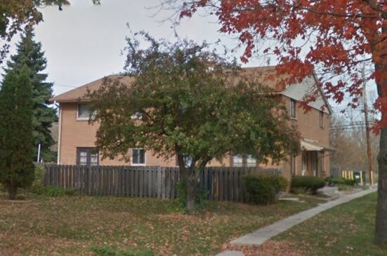 Foto principal - 8412 W. Villard Avenue - 2 Bedroom Townhouse