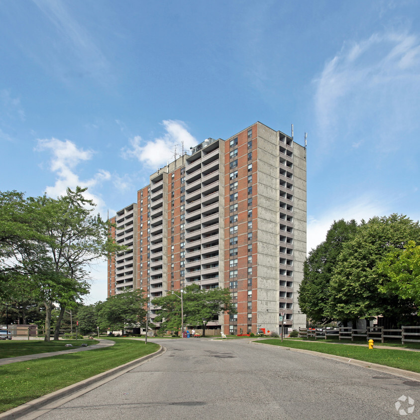 Primary Photo - Bayshore Towers