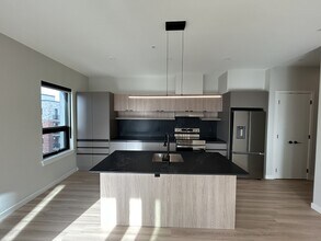 Building Photo - 5616-5616 South St