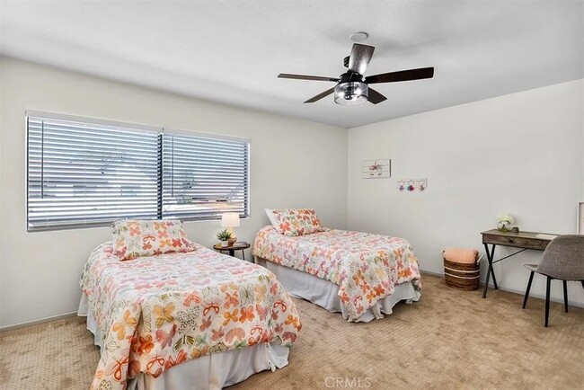 bedroom 2 - 1958 Mount Shasta Dr