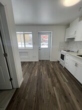 Building Photo - 630 Cummings Ave