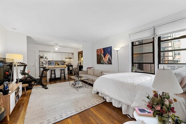 Building Photo - 54 East 8th Street