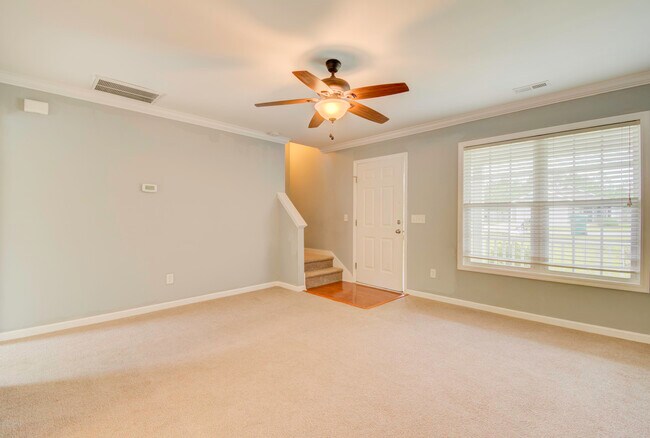 Foto del edificio - 108 Blossom Court