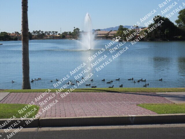 Foto del edificio - 3830 E Lakewood Pkwy E