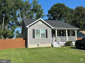 Building Photo - 119 Cedar Ln