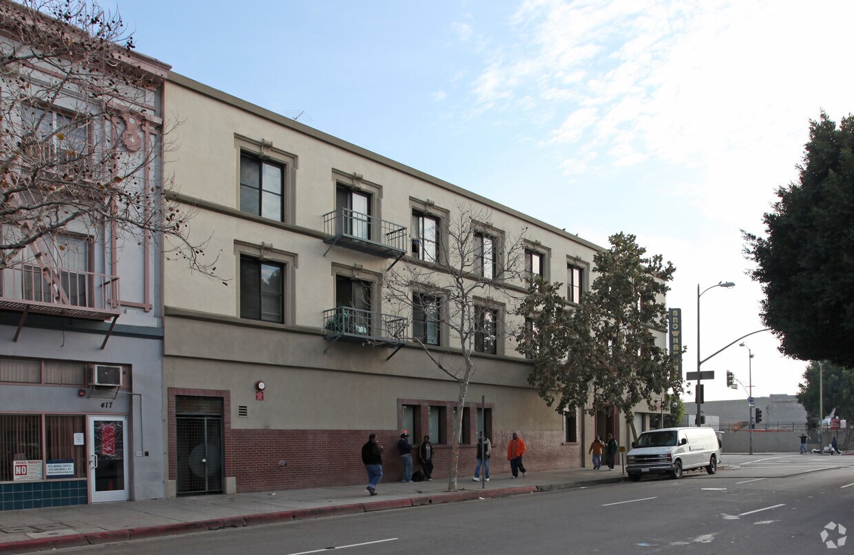 Building Photo - Brownstone l