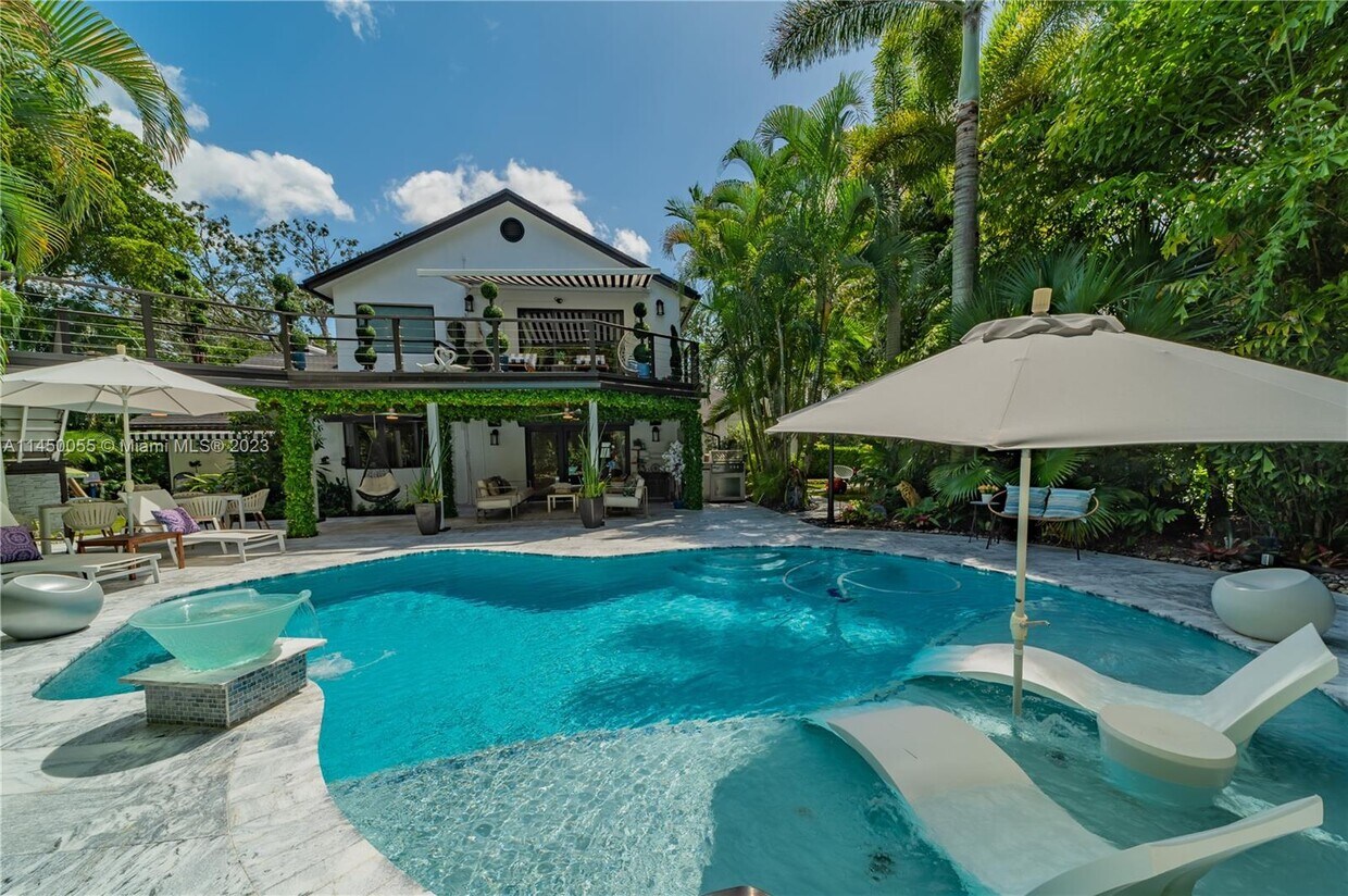 Primary Photo - 901 Coco Plum Way