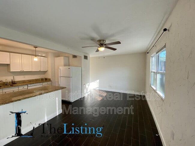 Building Photo - 316 S Lawsona Blvd