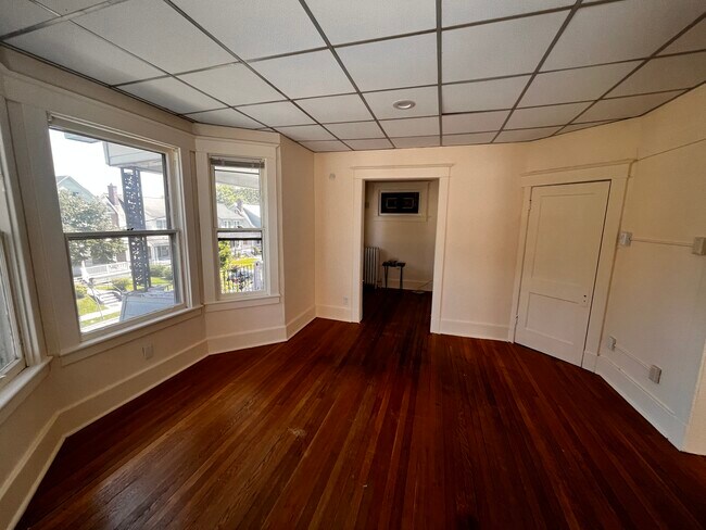 Building Photo - 816 Myrtle Ave