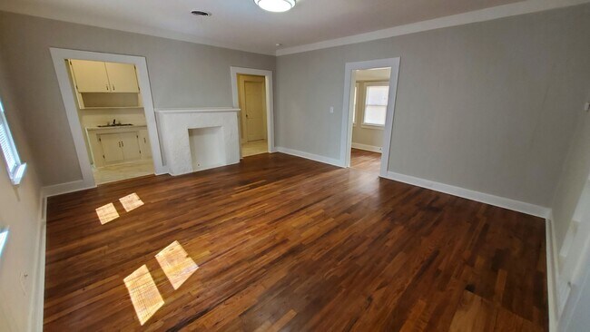 Foto del edificio - 2410 S Harrison