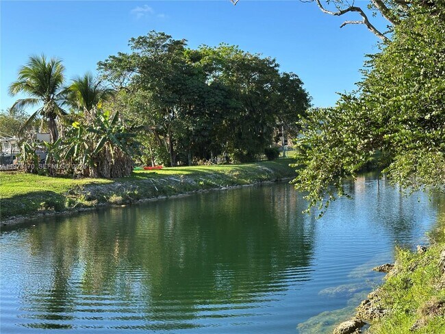 Foto del edificio - 17010 SW 77th Ave