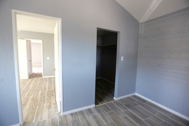 Building Photo - 1169 N Escondido Blvd