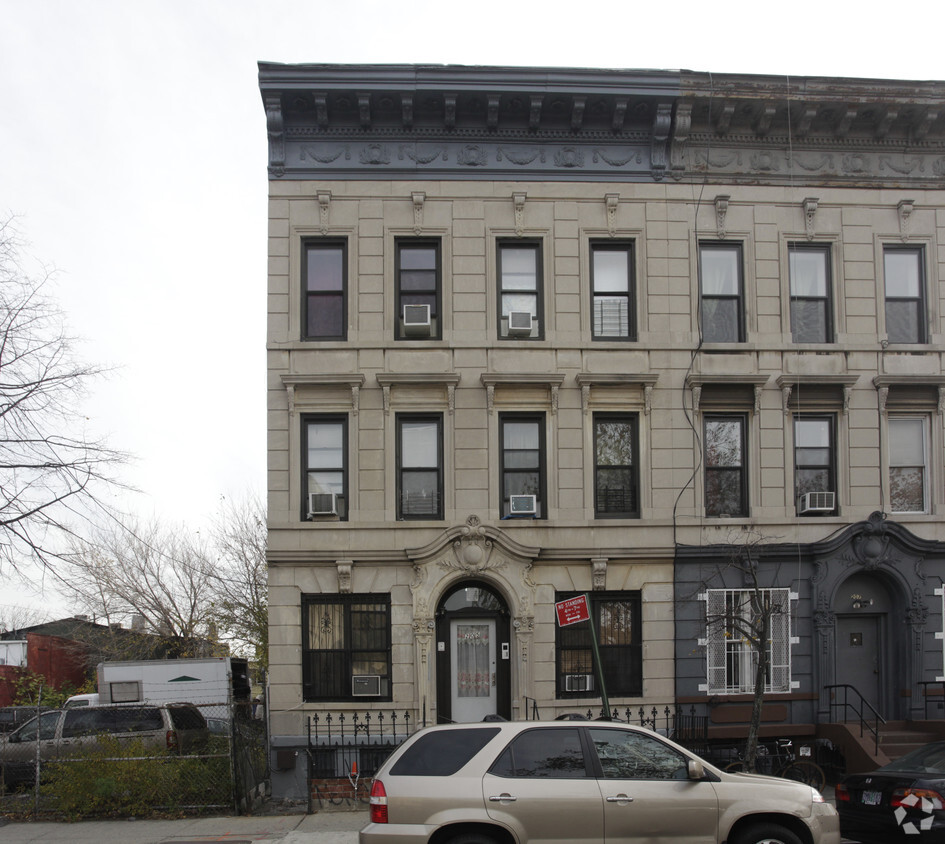 Building Photo - 205 Franklin Ave