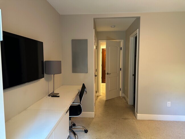 Photo - 423 Willow Glen Ct House