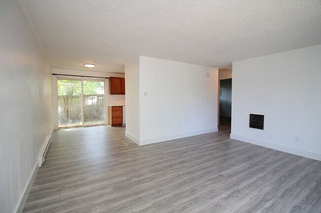 Foto del edificio - 1127-1127 NE 183rd Ave
