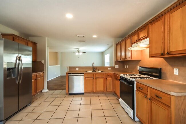 Building Photo - 17903 Seco Creek Ln
