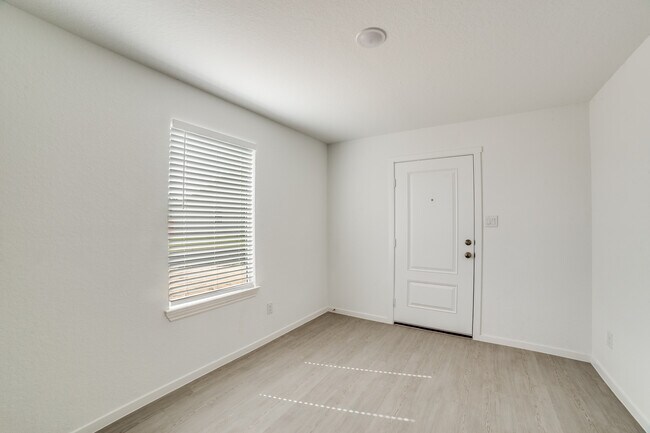 Building Photo - 5202Morgan Crest