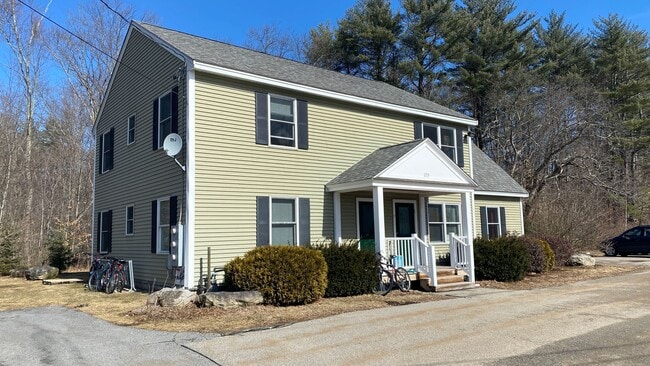 Building Photo - University Student Rental available for th...