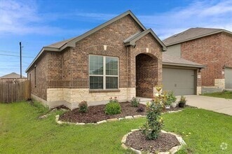 Building Photo - 5500 Persimmon Dr