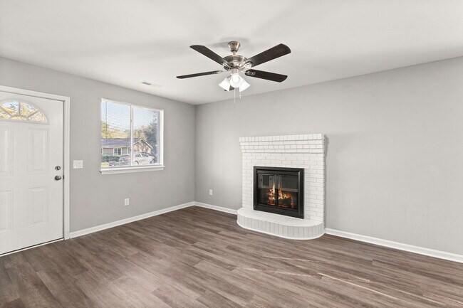 Building Photo - 21 Ferncliff Way