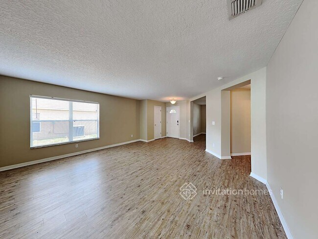 Foto del edificio - 3084 Tobago Ave