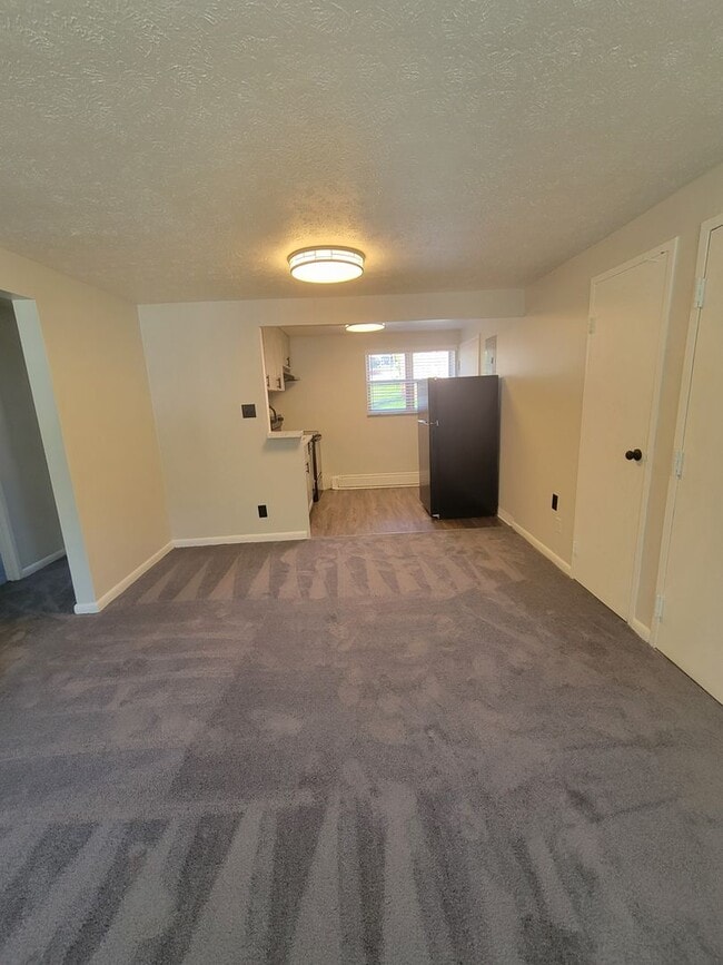 Interior Photo - Cloverleaf Village