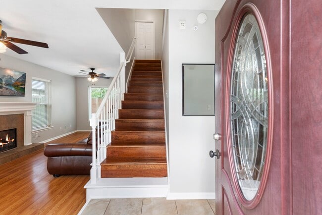 Building Photo - 6827 Hollow Hearth Dr