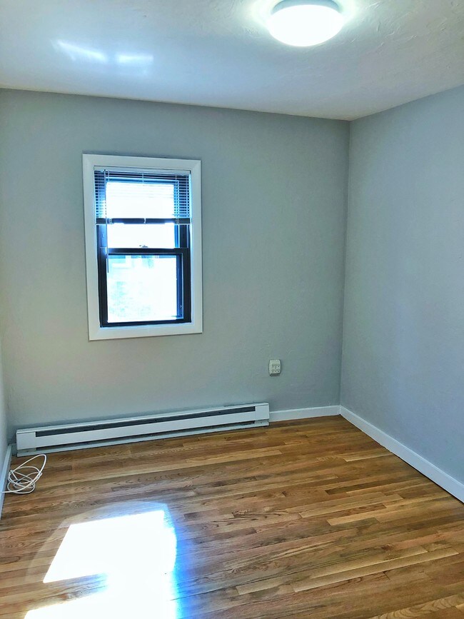 Bedroom - 181 Bowen St