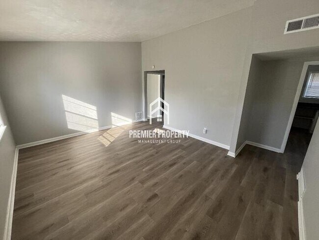 Building Photo - 3130 Basswood St