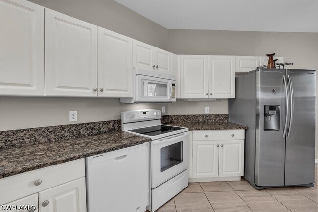 Foto del edificio - 6560 Huntington Lakes Cir