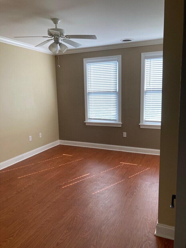 Foto del edificio - 1316 Pulaski St