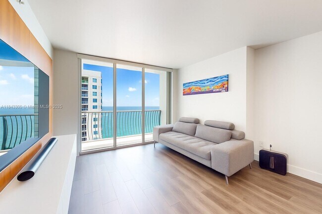 Foto del edificio - 1750 N Bayshore Dr