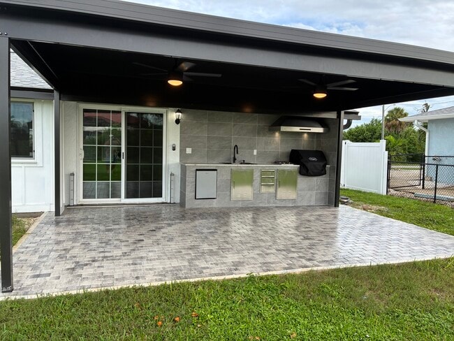 Building Photo - 5103 Condado Terrace