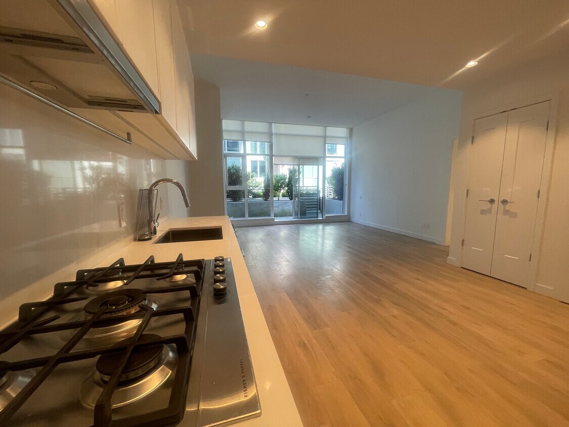 Photo principale - 1045 Austin Av