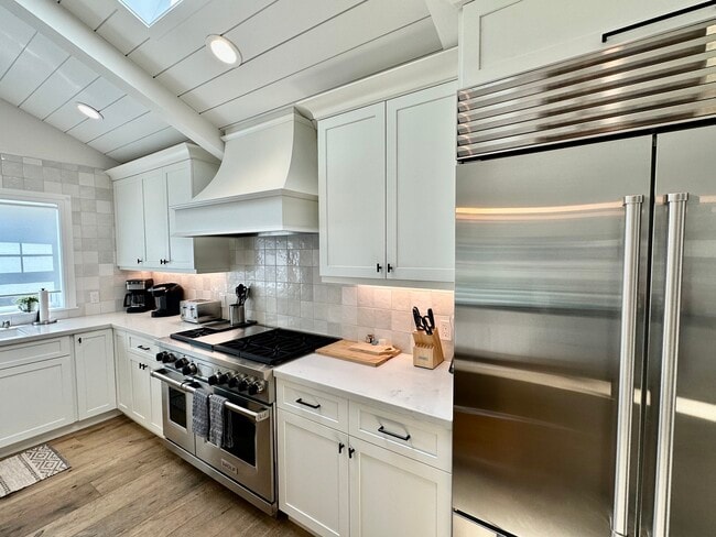Building Photo - 865 Byerley Ave