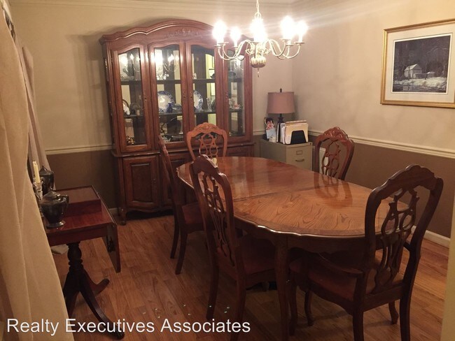 Foto del edificio - 9221 Countryway Dr