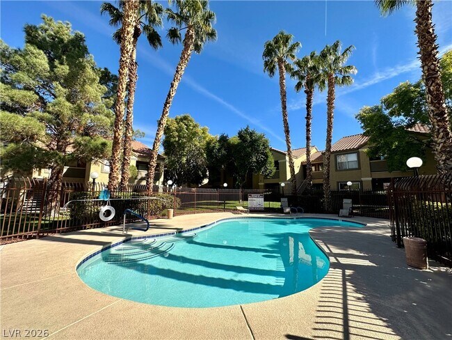 Foto del edificio - 2300 E Silverado Ranch Blvd