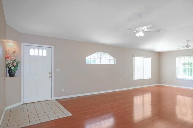 Foto del edificio - 21701 Queen Mary Ct