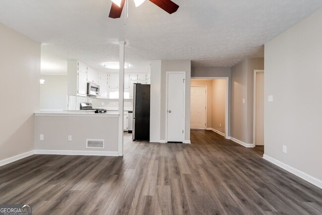 Building Photo - 5503 Springwood Ln